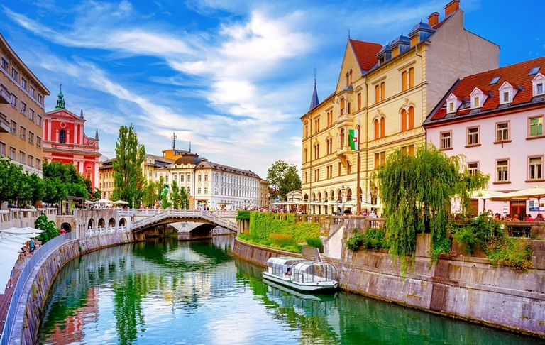 143-111342-the-16-best-city-breaks-europe-2022-6